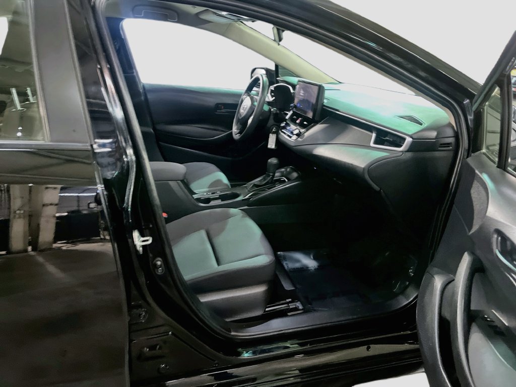 Used 2023 Toyota Corolla LE w/ Carpet Mat Package (TMS) FWD image 27
