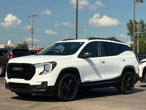 Used 2024 GMC Terrain SLE w/ Driver Convenience Package AWD/4WD image 41