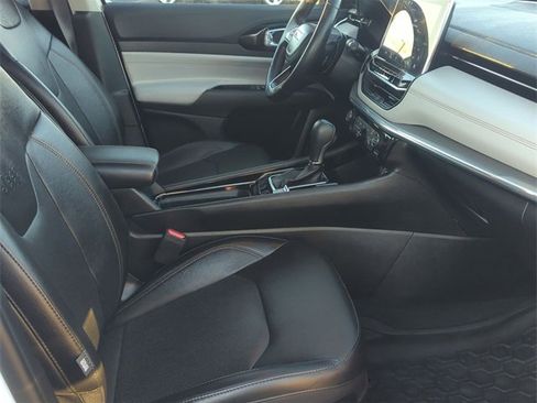 Used 2022 Jeep Compass Limited image 25