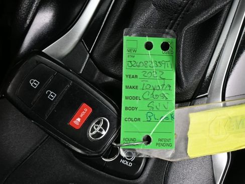 Used 2022 Toyota Corolla Cross LE w/ Moonroof Package FWD image 22