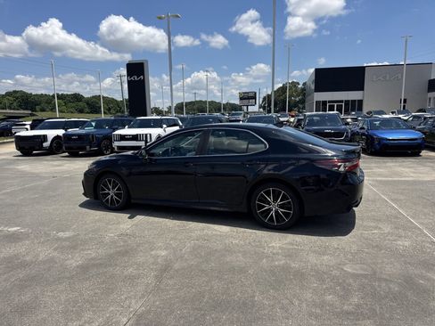 Used 2022 Toyota Camry SE FWD image 26