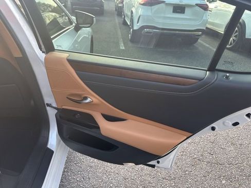 Used 2024 Lexus ES 350 w/ Premium Package image 16