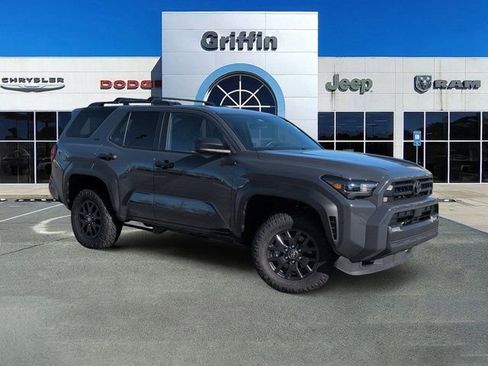 Used 2025 Toyota 4Runner SR5 image 2