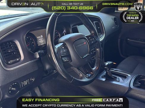 Used 2017 Dodge Charger SE w/ Blacktop Package RWD image 11
