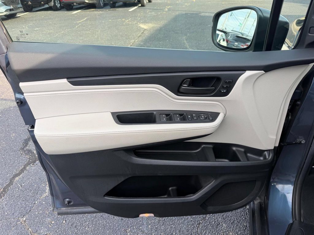 Used 2025 Honda Odyssey EX-L image 14