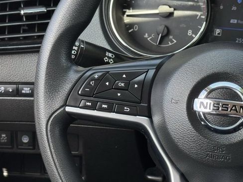 Used 2022 Nissan Rogue Sport S FWD image 14