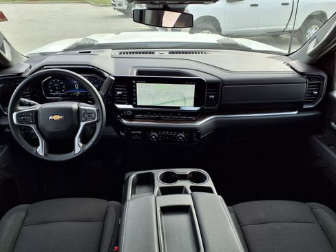 Used 2025 Chevrolet Silverado 2500 LT w/ Convenience Package image 10