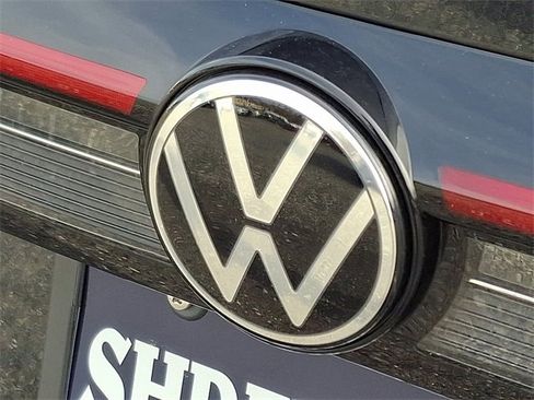 New 2026 Volkswagen Taos SE image 12