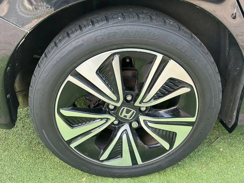 Used 2018 Honda Civic EX-T image 45