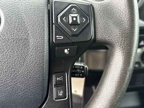 Used 2019 Toyota Tacoma SR w/ SR Convenience Package image 18