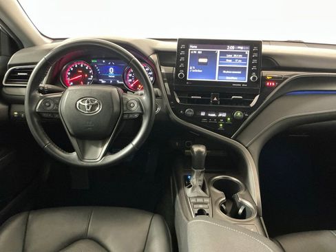 Used 2021 Toyota Camry XSE FWD image 11