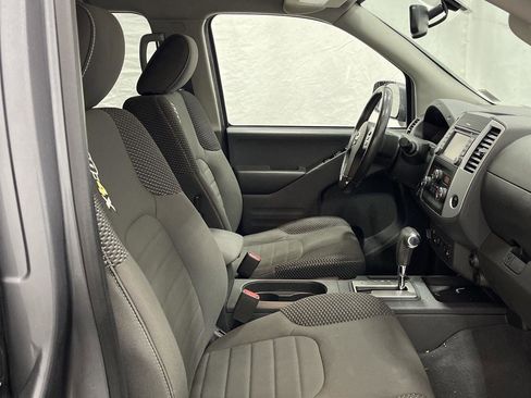 Used 2019 Nissan Frontier PRO-4X image 11