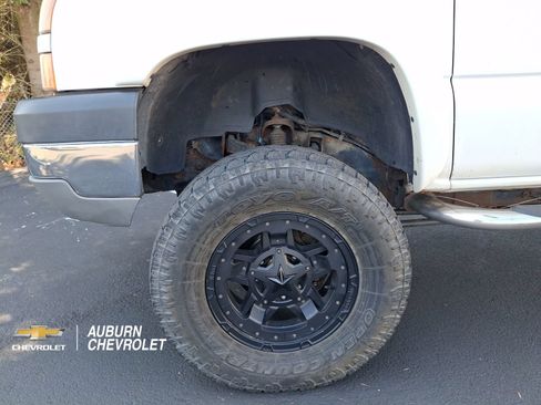 Used 2005 Chevrolet Silverado 2500 LT w/ Heavy-Duty Power Package AWD/4WD image 22