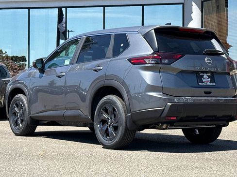 Used 2026 Nissan Rogue SV FWD image 8