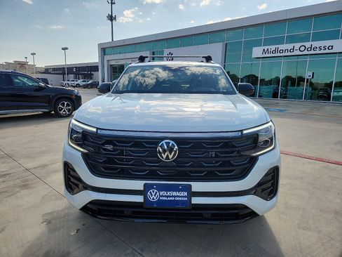 New 2026 Volkswagen Atlas Cross Sport SEL R-Line image 2