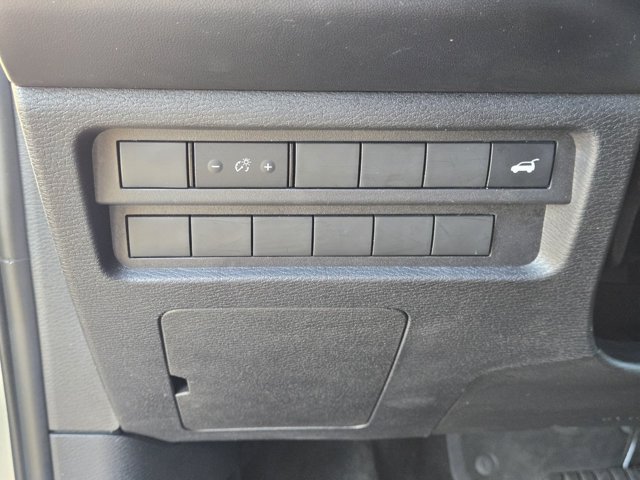 Used 2025 Mitsubishi Outlander SE AWD/4WD image 23