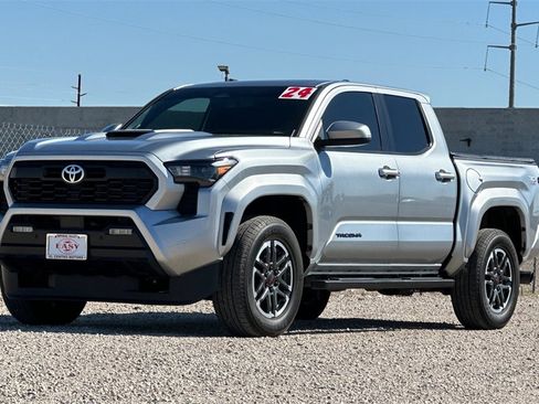 Used 2024 Toyota Tacoma TRD Off-Road image 9