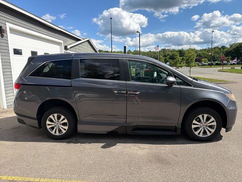 Used 2018 Dodge Grand Caravan SE FWD image 20