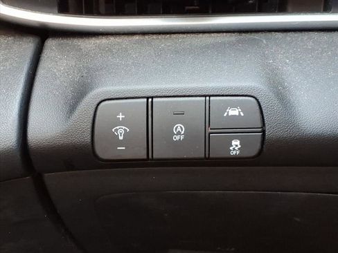 Used 2021 Hyundai Elantra SE image 11