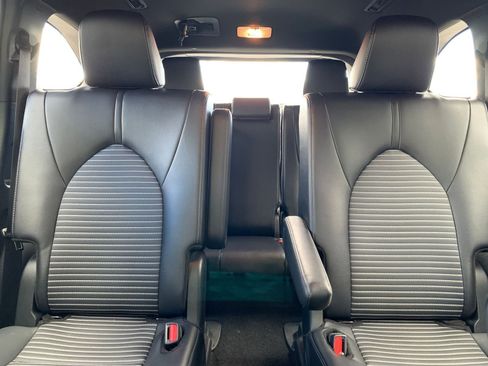 Used 2025 Toyota Highlander XSE AWD/4WD image 41