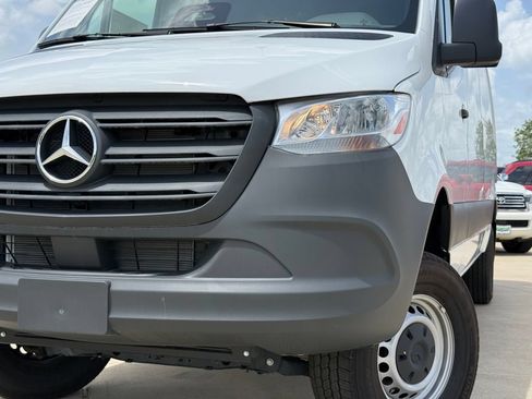 Used 2025 Mercedes-Benz Sprinter 2500 image 6