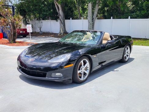 Used 2010 Chevrolet Corvette Convertible w/ Preferred Equipment Group RWD image 4