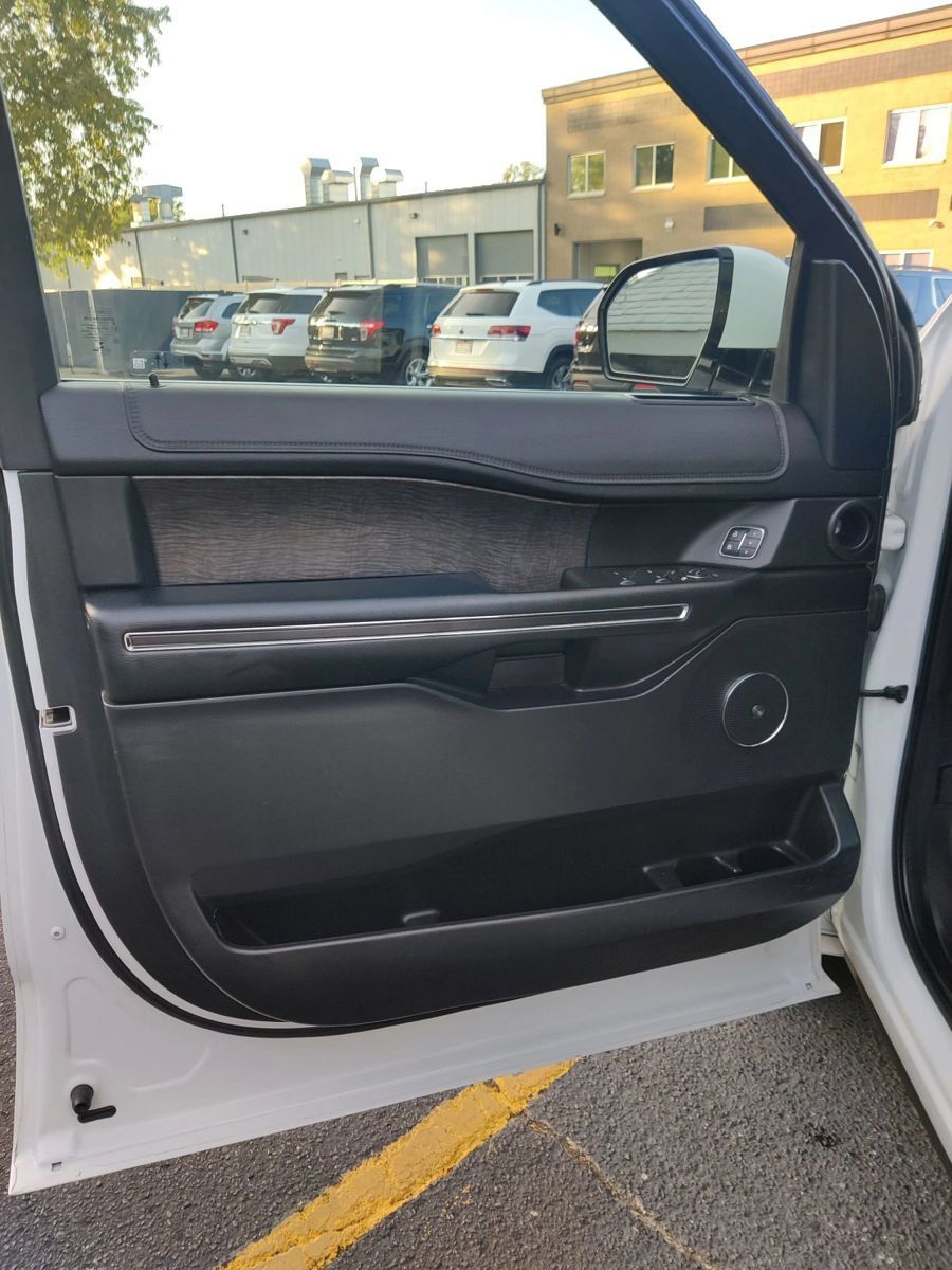 Used 2021 Ford Expedition Limited AWD/4WD image 25