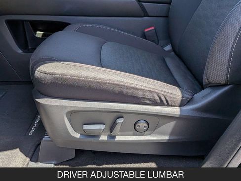 Used 2025 Nissan Pathfinder SV FWD image 15