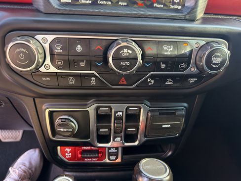 Used 2021 Jeep Gladiator Rubicon w/ Dual Top Group AWD/4WD image 21