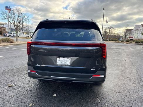 New 2026 Kia Carnival SX Prestige FWD image 4