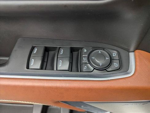 Used 2024 GMC Sierra 2500 Denali Ultimate AWD/4WD image 10