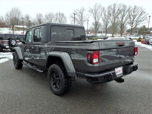 Used 2022 Jeep Gladiator Sport image 6