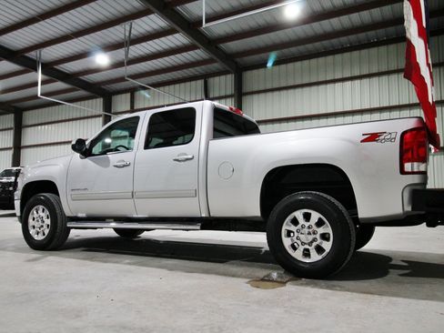 Used 2014 GMC Sierra 2500 SLT w/ SLT Convenience Package AWD/4WD image 7