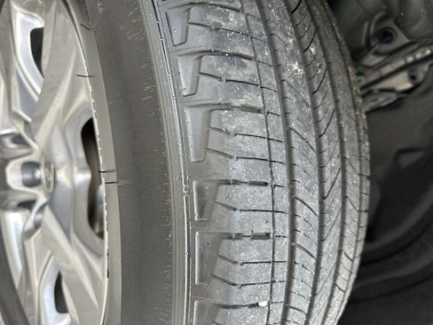 Used 2023 Toyota RAV4 XLE w/ Convenience Package image 7