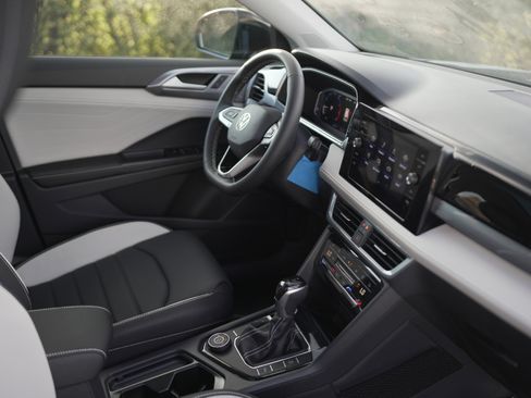 New 2025 Volkswagen Taos SEL image 16