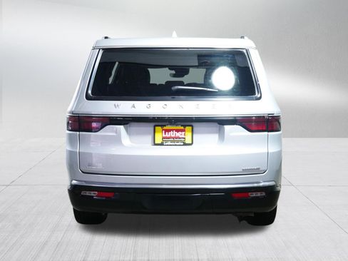 Used 2022 Jeep Wagoneer Series III w/ Premium Group I AWD/4WD image 6