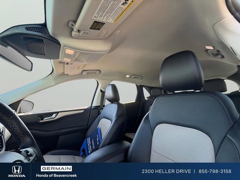 Used 2022 Ford Escape Titanium w/ Titanium Elite Package AWD/4WD image 12