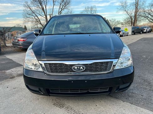 Used 2012 Kia Sedona LX FWD image 2