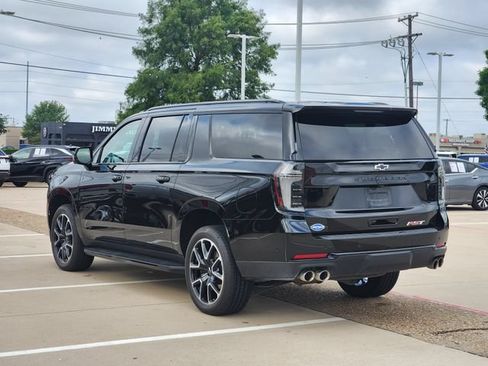 Certified 2025 Chevrolet Suburban RST w/ Comfort Package AWD/4WD image 4