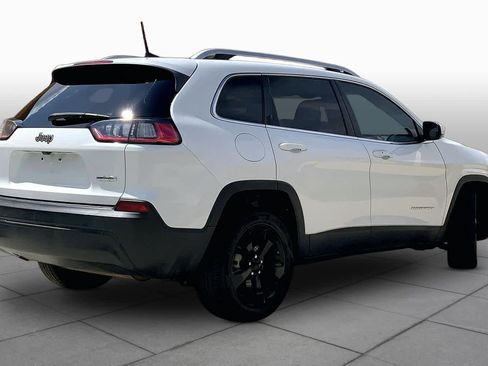 Used 2019 Jeep Cherokee Latitude Plus FWD image 13