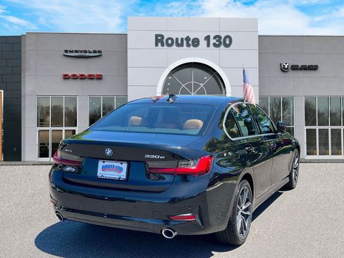 Used 2022 BMW 330e xDrive w/ Premium Package AWD/4WD image 4