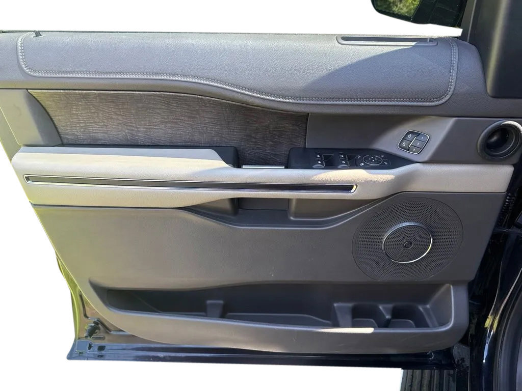 Used 2021 Ford Expedition Limited AWD/4WD image 11