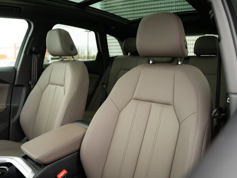 Certified 2025 Audi Q5 Premium w/ Convenience Package AWD/4WD image 22