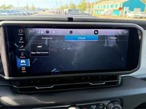 Used 2025 Jeep Gladiator Sport image 21