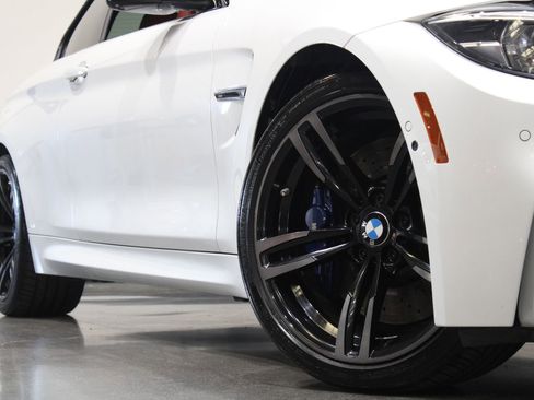 Used 2019 BMW M4 Convertible w/ Executive Package image 3