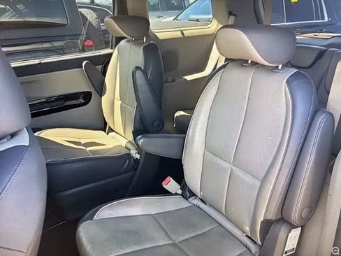 Used 2016 Kia Sedona SX FWD image 5