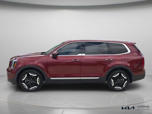 Certified 2024 Kia Telluride S w/ S Sunroof Package FWD image 3