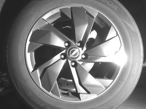 Used 2025 Nissan Rogue SV image 14