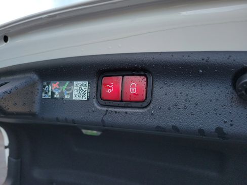 Certified 2025 Mercedes-Benz C 300 Sedan image 9