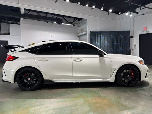 Used 2023 Honda Civic Type R image 10